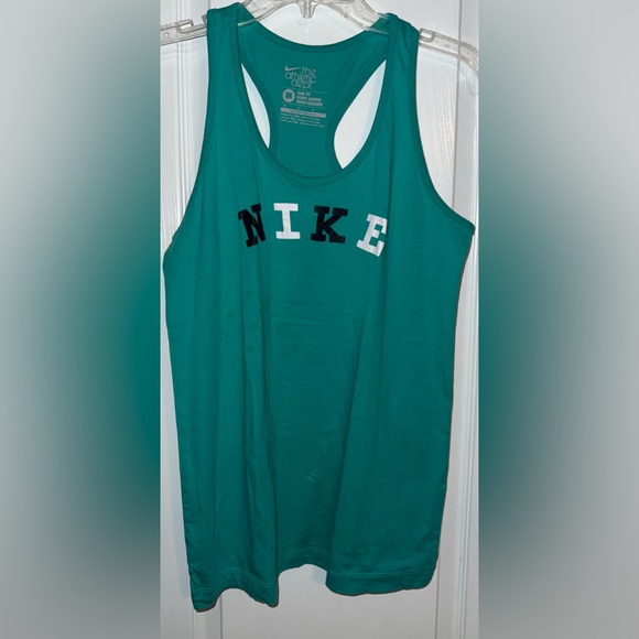 Nike UC Green Athletic tank top - Picture 1 of 9